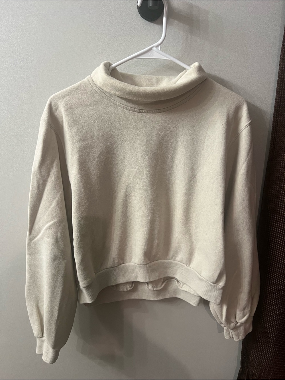 Abercrombie & Fitch Cream Turtleneck Pullover Sweater